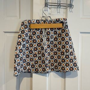 Abercrombie and Fitch patterned mini skirt size S.